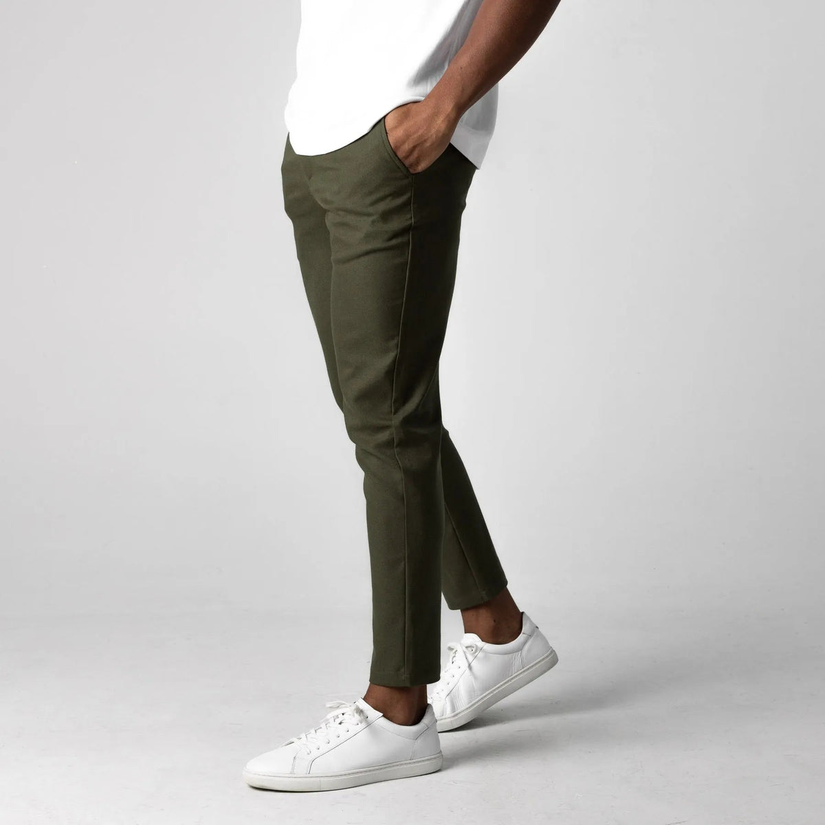 ACTIVE CHINOS - OLIVE