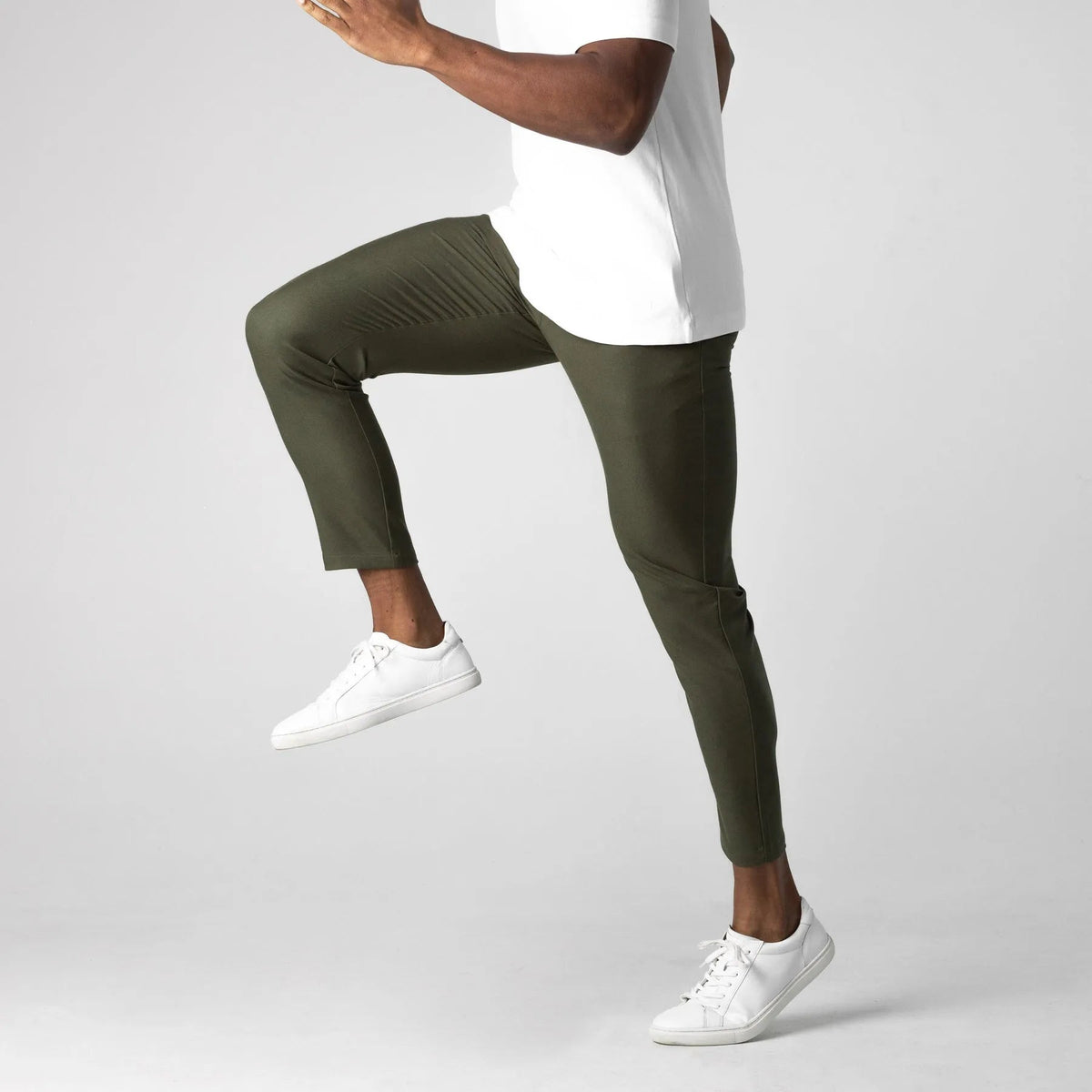 ACTIVE CHINOS - OLIVE